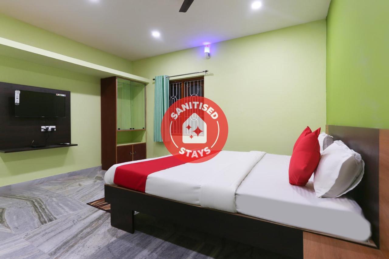 בובנשוואר Vaccinated Staff- Oyo 45958 New Castle Inn מראה חיצוני תמונה