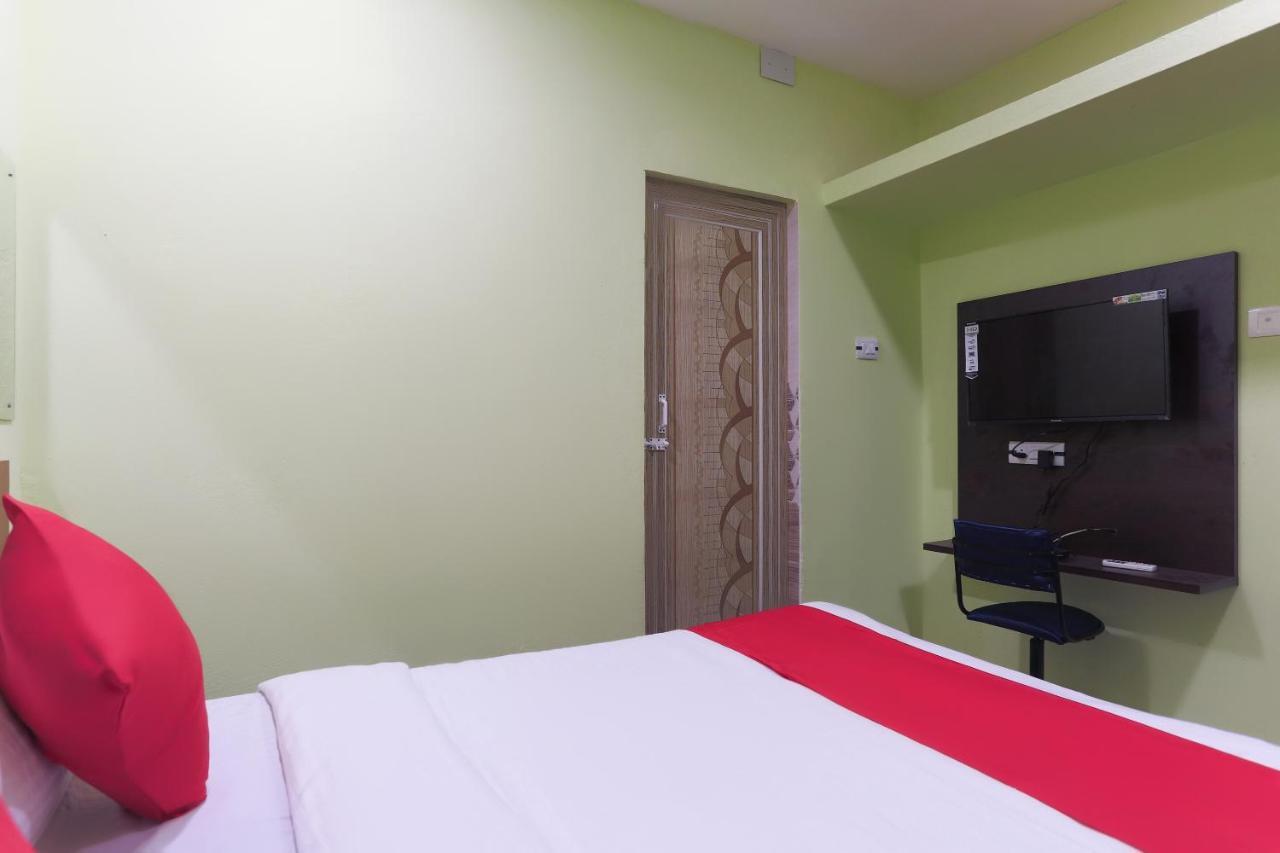 בובנשוואר Vaccinated Staff- Oyo 45958 New Castle Inn מראה חיצוני תמונה